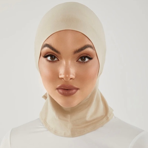 Zahraa The Label Mia Mini Neck Cover in Nude - Picture 1 of 9